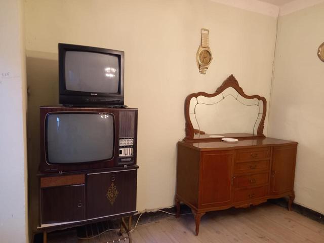 Edificio en venta en Castro Caldelas de 260 m2 photo 0