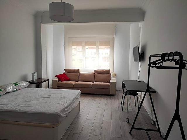 Habitación en alquiler en Madrid de 171 m2 photo 0