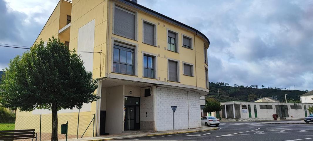 Piso en venta en Ribas de Sil de 93 m2 photo 0