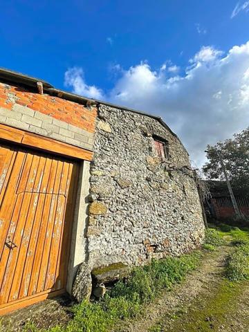 Finca Rústica en venta en Castro Caldelas de 109 m2 photo 0
