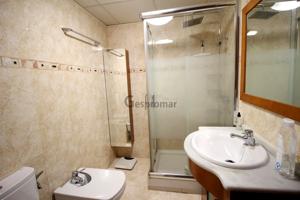 Habitación en alquiler en Madrid de 80 m2 photo 0