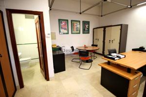 Local en venta en Madrid de 34 m2 photo 0