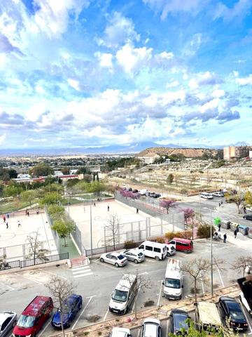 Piso en venta en Virgen del Remedio a reformar. Precio: 53.000€ photo 0