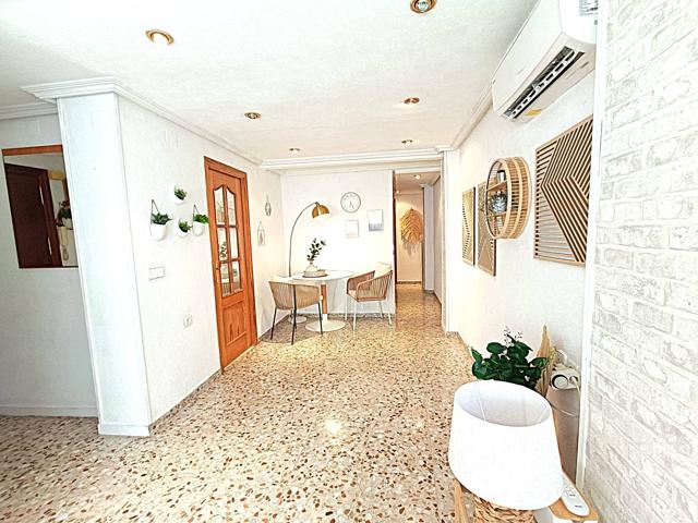¡Ático Luminoso en San Blas con Vistas Despejadas y Terraza Comunitaria! Precio: 180.000€ photo 0
