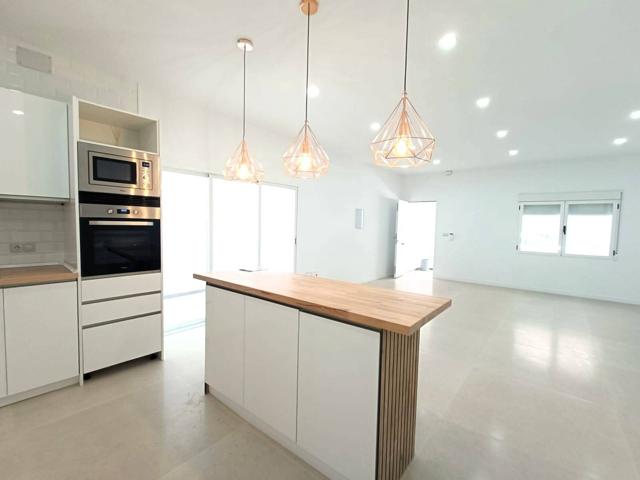 Tu nuevo hogar: un bajo totalmente reformado, funcional y con detalles de calidad en La Florida. 198.000€ photo 0