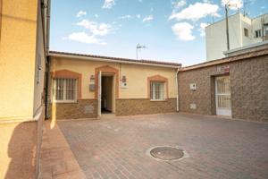 ¡Casa unifamiliar en Espinardo con amplios patios y todas las comodidades! 🏡 photo 0