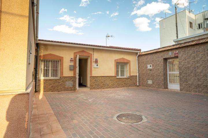 ¡Casa unifamiliar en Espinardo con amplios patios y todas las comodidades! 🏡 photo 0