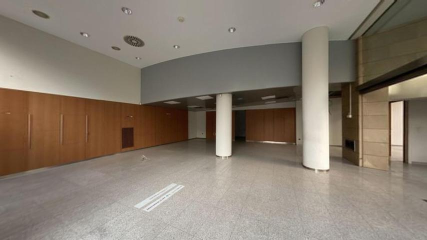 “Amplio Local Comercial cerca de Centrofama, Murcia: ¡Ideal para Tu Negocio!” photo 0
