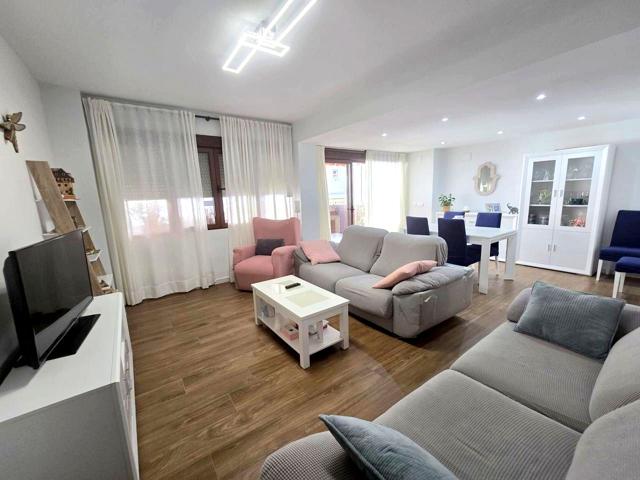 APARTAMENTO EN 1º LINEA LATERAL PLAYA DE GANDIA REFORMADO 3H Y 2B photo 0