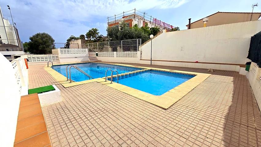 APARTAMENTO EN VENTA PLAYA DE GANDIA 3H , 1 BAÑO Y 1 ASEO, SALON, TERRAZA Y GARAJE. PISCINA Y TENIS photo 0