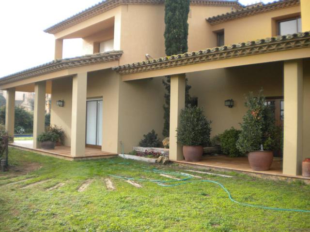 Casa en venta Mont-Ras photo 0