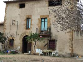 Masia en venta en La Bisbal d'Empordà photo 0