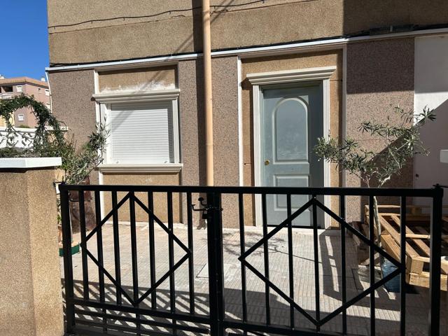 Local con Terraza de 22 m2 photo 0