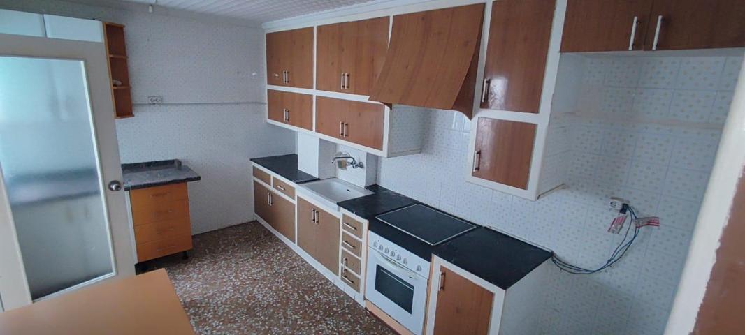FANTASTICA VIVIENDA PARA REFORMAR A SU GUSTO ZONA PARQUET photo 0