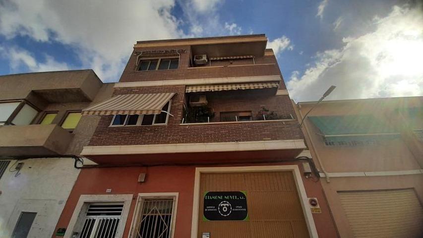 ¡Gran oportunidad en Monforte del Cid para vivir o invertir! 🏡✨ photo 0