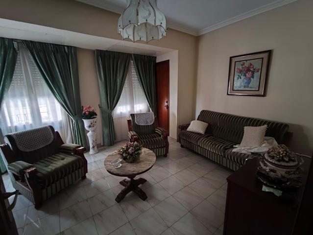 Amplio Piso en Elche, Zona Pisos Azules photo 0