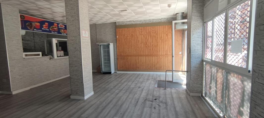 LOCAL DE 70 METROS,POSIBILIDAD DE HOSTELERIA ,CON SALIDA  DE HUMOS , PRÓXIMO A PLAZA DE ARMAS photo 0