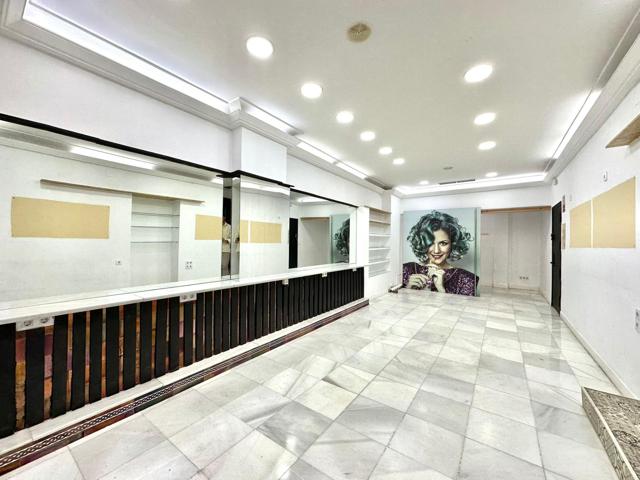 Local comercial de 68 m2 en primera línea en Nervión photo 0