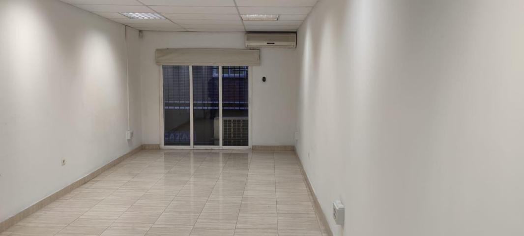 GRAN OFICINA DIAFANA DE 30 M AL LADO DE LOS JUZGADOS photo 0