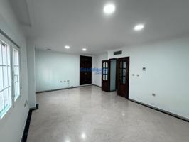 PISO DE 3 DORMITORIOS SIN AMUEBLAR JUNTO AVDA DE LA BUHAIRA CON GARAJE photo 0