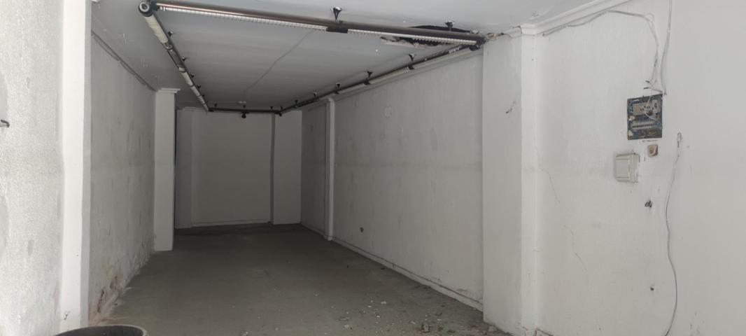 GRAN LOCAL DE 120 M EN PRIMERA LINEA COMERCIAL EN TRIANA  PARAR TODO TIPO DE NEGOCIO photo 0