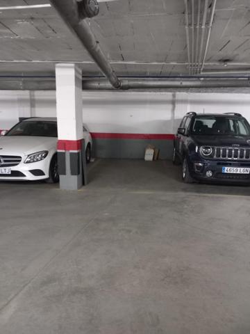 Parking En alquiler en Nervión, Sevilla photo 0