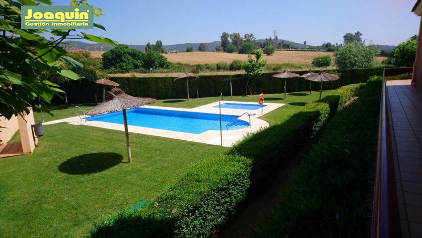 ESPECTACULAR VIVIENDA CON PISCINA EN ZONA DE ALCOLEA. photo 0