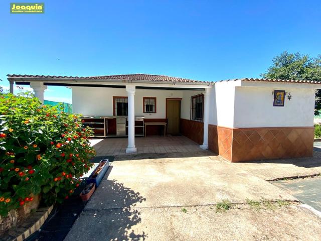 Se vende parcela con casa y piscina photo 0