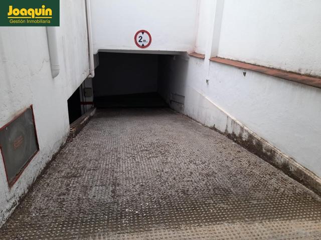ESTUPENDA COCHERA EN LA ZONA DE SAN BASILIO. photo 0