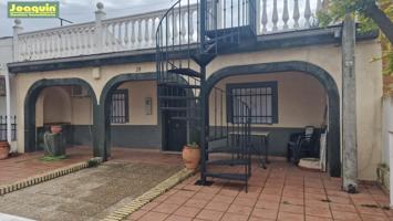 Casa con terreno en la zona de Los Mochos photo 0