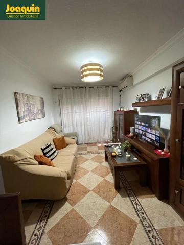 ESTUPENDO PISO PARA ENTRAR A VIVIR ZONA LEVANTE. photo 0