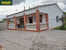 SE VENDE PARCELA HIPOTECABLE CON CASA Y PISCINA photo 0