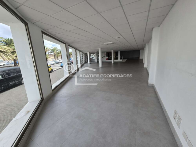 IMPRESIONANTE NAVE INDUSTRIAL-COMERCIAL photo 0