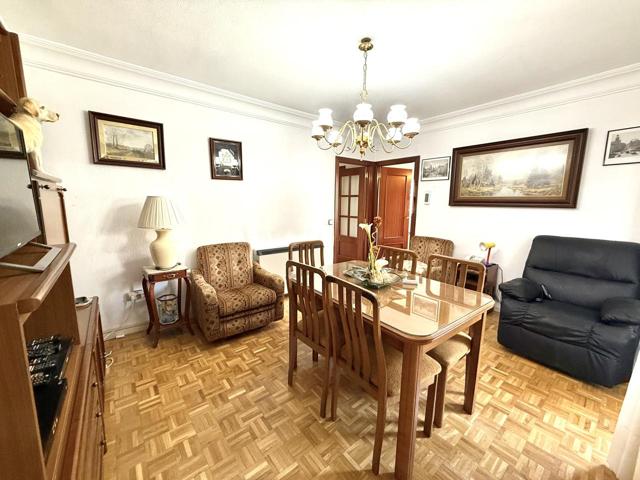 Piso en venta en Madrid de 97 m2 photo 0