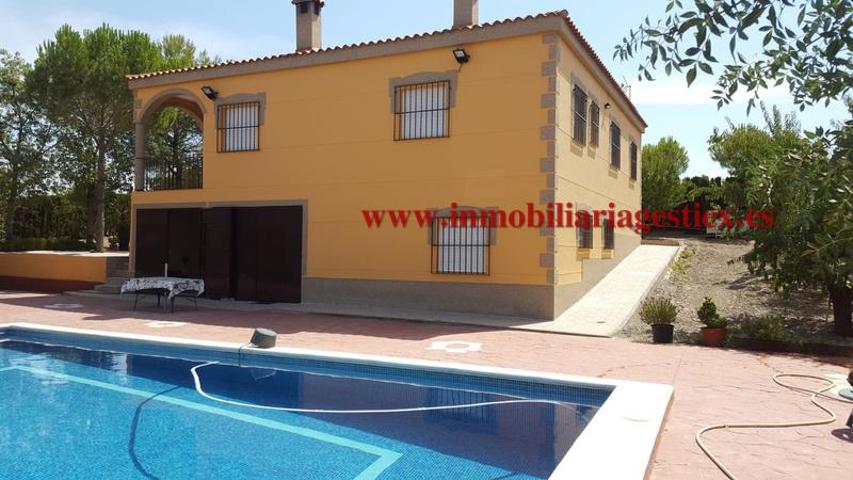 Casa - Chalet en venta en Almendralejo de 336 m2 photo 0