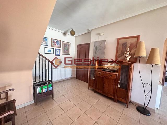 EN VENTA ÁTICO EN ZONA DEL PARQUE DULCE CHACÓN photo 0