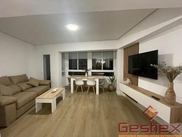 EN VENTA PISO REFORMADO EN ZONA PLAZA SANTIAGO photo 0