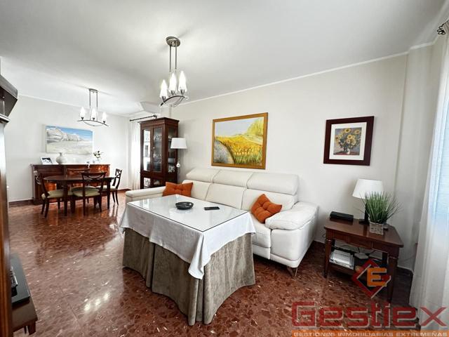 EN VENTA CASA ADOSADA EN LAS PIZARRILLAS photo 0