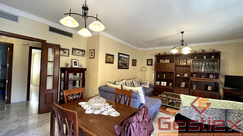 EN VENTA PISO EN PLENA AVENIDA DE LA PAZ photo 0