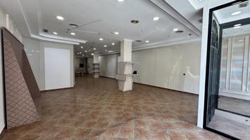 EN ALQUILER LOCAL EN PLENO CENTRO photo 0
