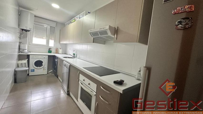 EN VENTA PISO EN BUEN ESTADO EN ZONA SANTIAGO APOSTO photo 0