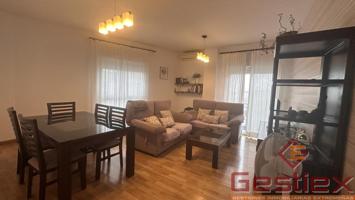 EN VENTA PISO AMPLIO EN ZONA CTRA SANTA MARTA photo 0