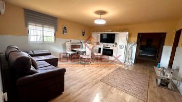 PRECIOSO CHALET TOTALEMNTE LEGALIZADO EN UNA SOLA PLANTA photo 0