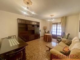 EN VENTA PISO EN ZONA CENTRO COMERCIAL-ALMENDRALEJO photo 0
