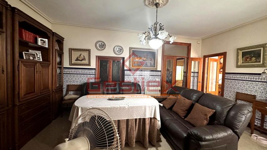 EN VENTA CASA CON COCHERA EN ZONA SAN JOSE photo 0