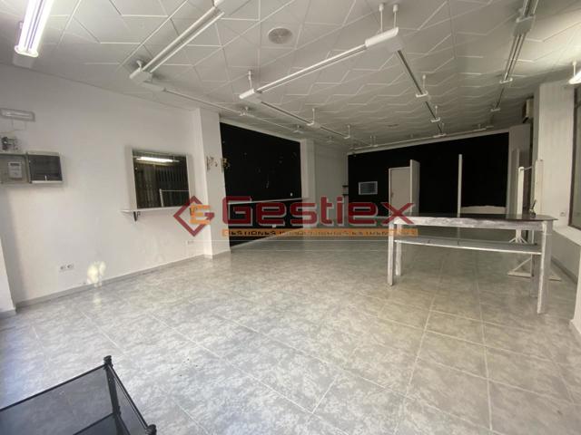 EN ALQUILER LOCAL CERCANO A LA PLAZA DEL MERCADO photo 0