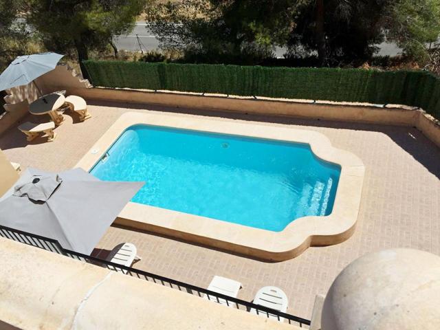 Casa - Chalet en venta en Pinares de Mecli de 277 m2 photo 0