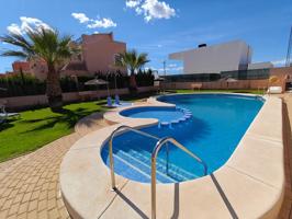 Casa - Chalet en venta en Los montesinos de 110 m2 photo 0