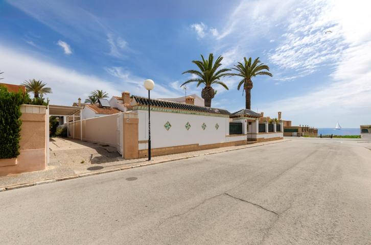 Casa - Chalet en venta en Torrevieja de 570 m2 photo 0