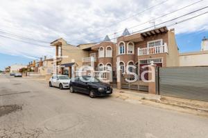 Adosado en Dolores photo 0